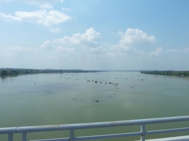 Ein Zufluss zum Mekong bei Stueng Treang.